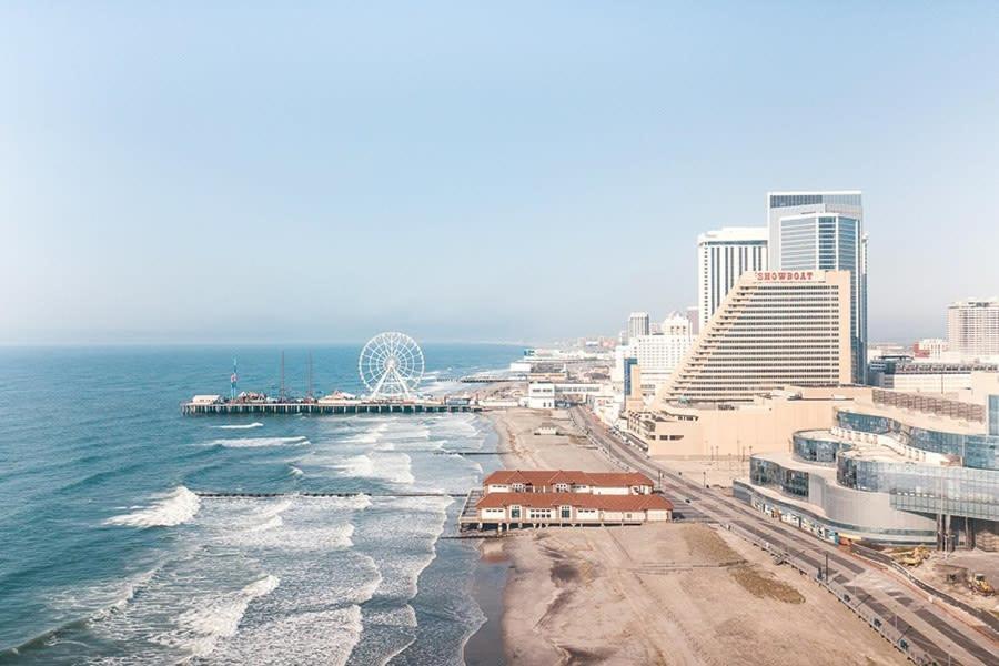 Sleep 6 Stylish 1br 2ba Beachfront Cozysuites *